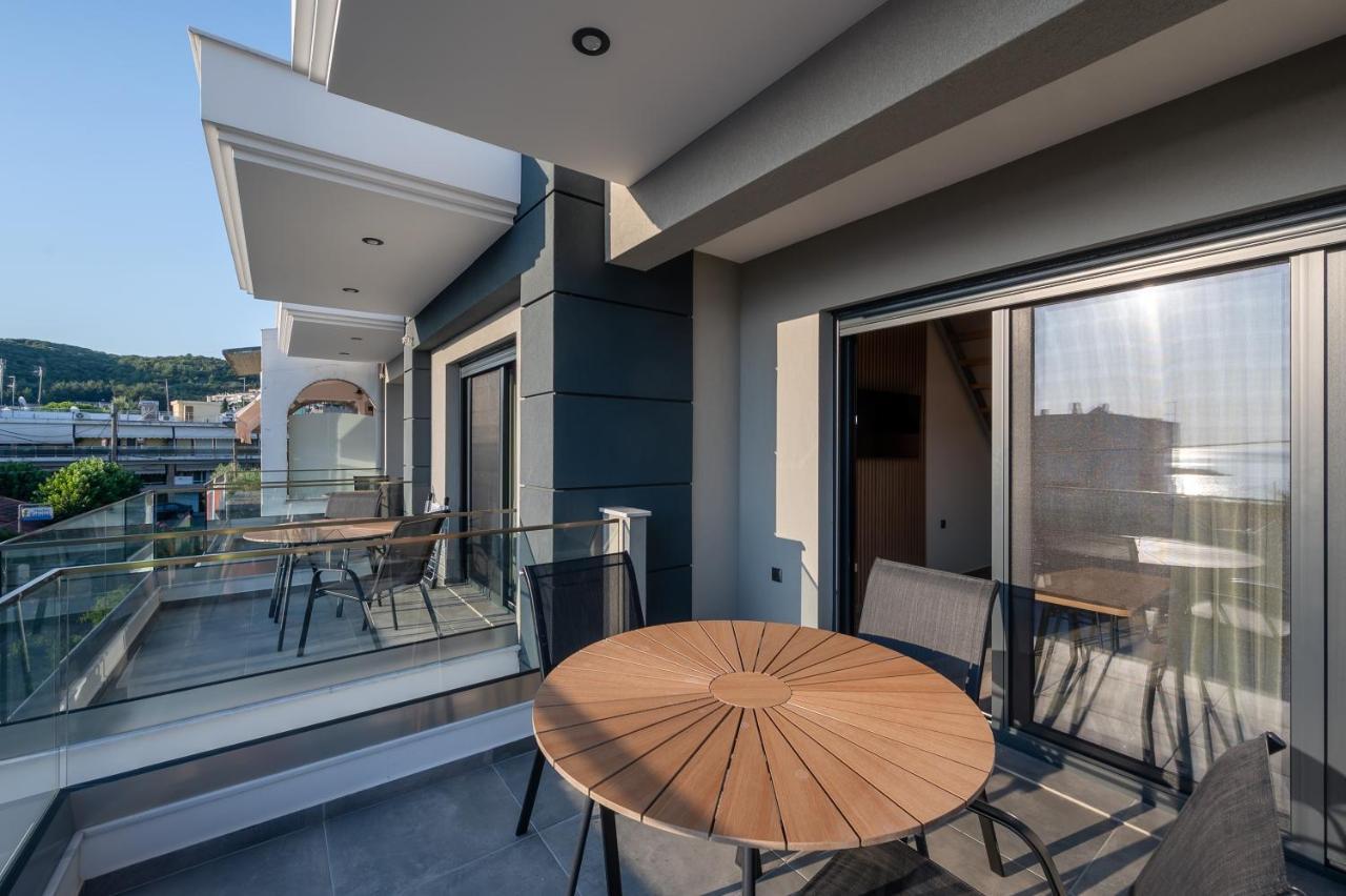 Blue Wave Luxury Suites Nea Iraklitsa Ngoại thất bức ảnh