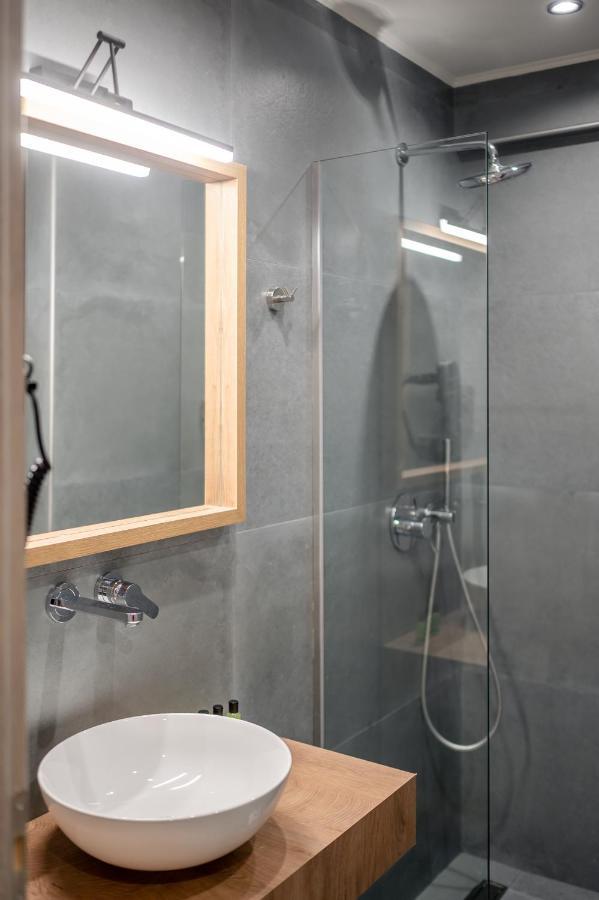 Blue Wave Luxury Suites Nea Iraklitsa Ngoại thất bức ảnh