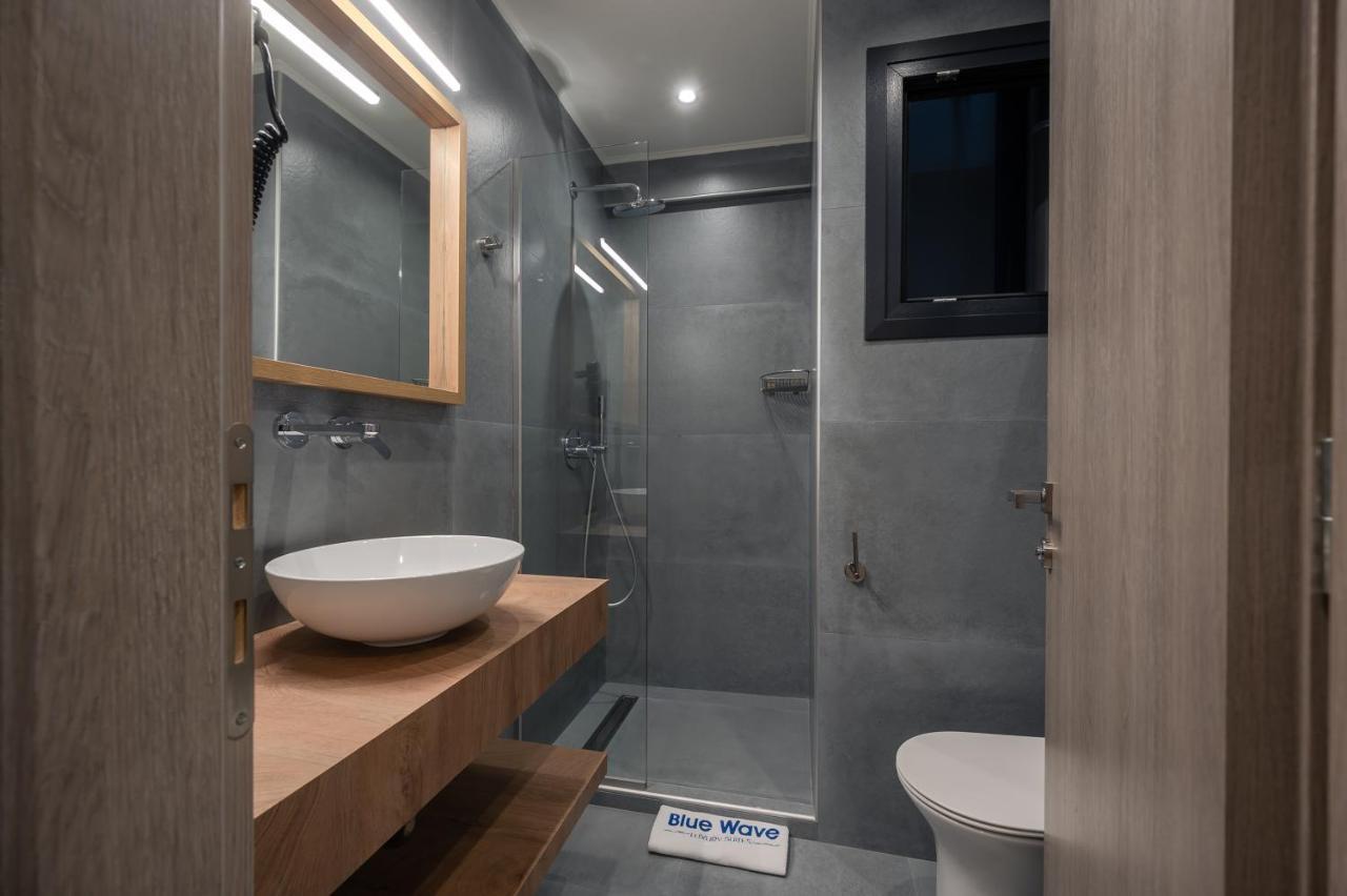 Blue Wave Luxury Suites Nea Iraklitsa Ngoại thất bức ảnh