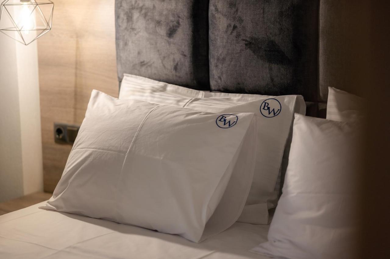 Blue Wave Luxury Suites Nea Iraklitsa Ngoại thất bức ảnh