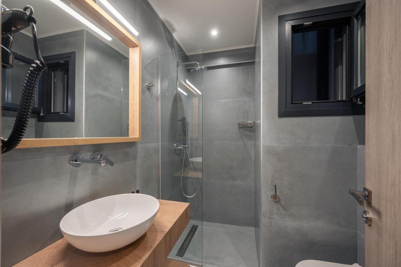 Blue Wave Luxury Suites Nea Iraklitsa Ngoại thất bức ảnh